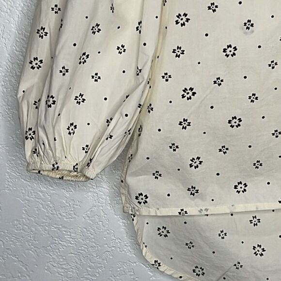 New Apiece Apart Marit Shirred Organic Cotton Blouse in Scattered Floral Small - Picture 5 of 13